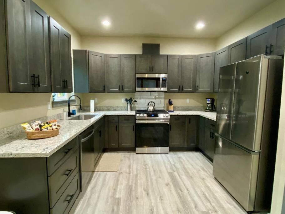 New Modern Cabin! 5Mi To Mt Rainier National Park! Hot Tub & Wifi Ashford Εξωτερικό φωτογραφία
